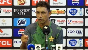 پاکستانی بیٹرز کو ڈومیسٹک کرکٹ کھیلنے کا زیادہ تجربہ نہیں ہے: اظہر محمود